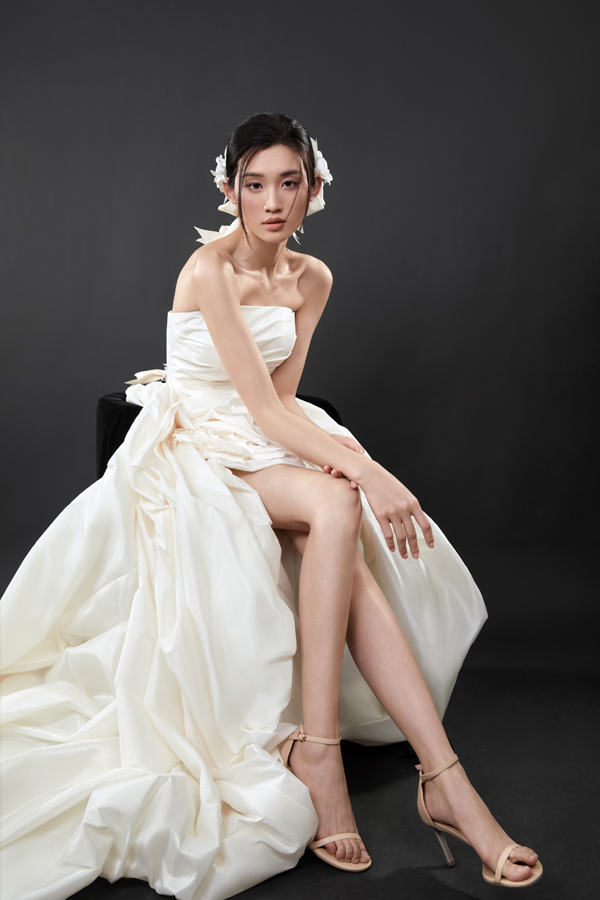 靈感預(yù)警&鮮花蝴蝶結(jié)創(chuàng)意編發(fā)